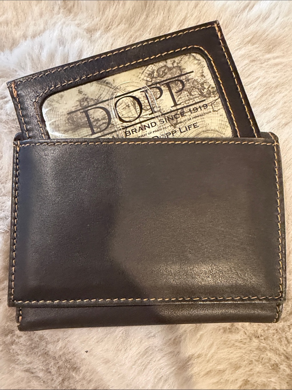 Dopp Brown Leather Card & Key Holder with Contrast Stitching